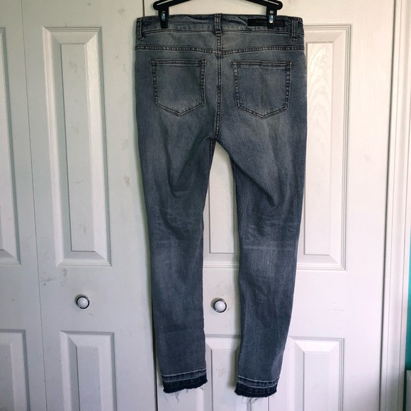 Distressed Jeans - Picture 2 of 6